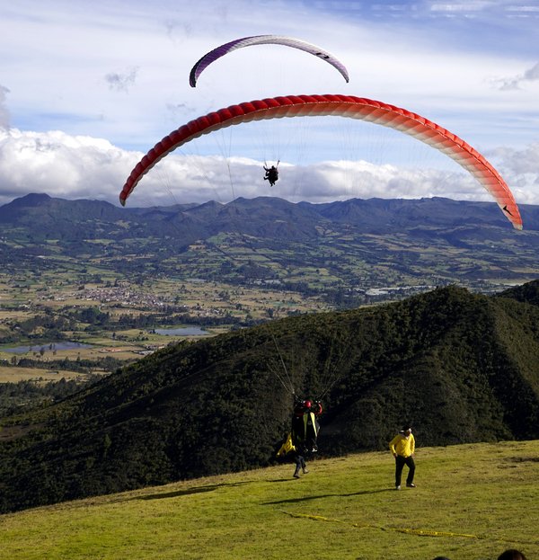 Quels sont les meilleurs spots pour faire du parapente en Suisse ?